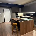 Elegant Office With A View דירה *