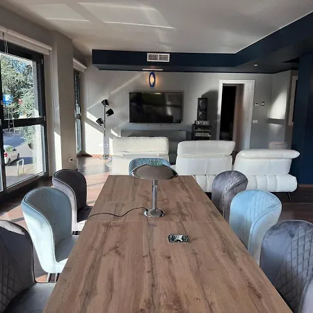 Elegant Office With A View Apartamento *