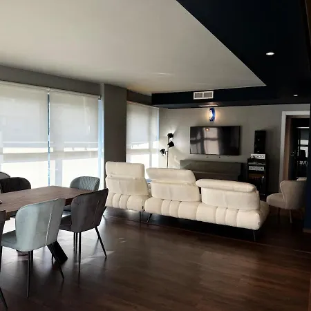 Elegant Office With A View *