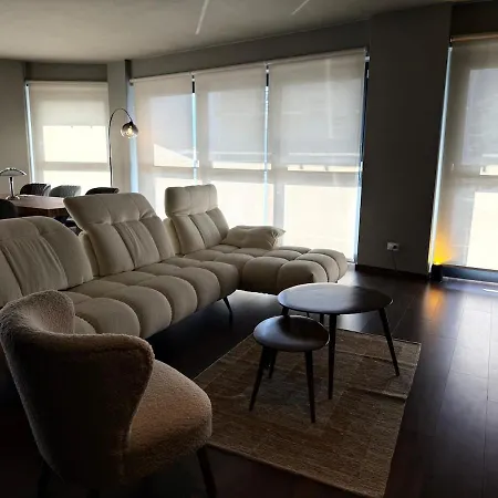 Διαμέρισμα Elegant Office With A View