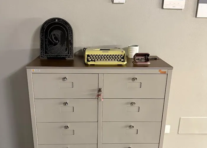 Elegant Office With A View Apartamento Valmadrera