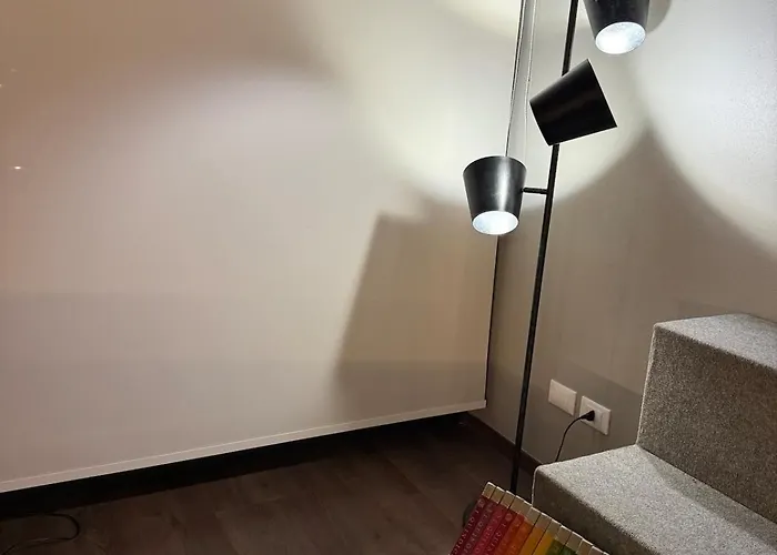 Elegant Office With A View Apartamento Valmadrera