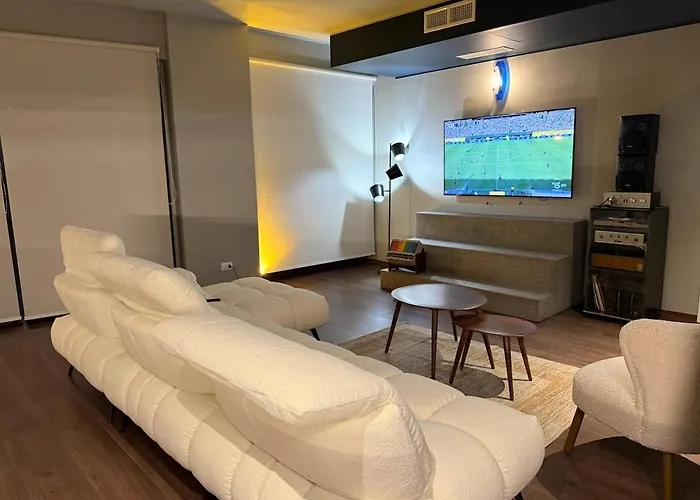 Elegant Office With A View *