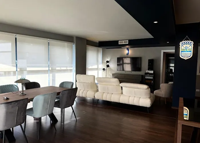 Elegant Office With A View *